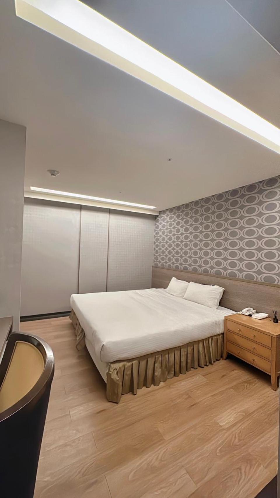 Crystal City Hotel Чжунли Экстерьер фото