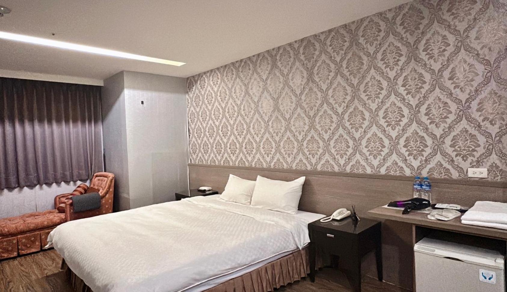 Crystal City Hotel Чжунли Экстерьер фото